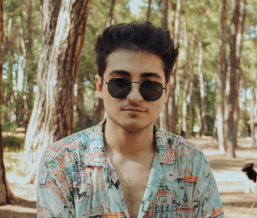 <em>Alex Bravo</em>
